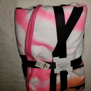 Vs pink towel